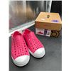 Image 3 : Native Jefferson Kids Shoe in Pink – Size 11