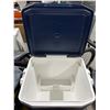 Image 5 : Igloo MaxCold Latitude 62 Quart Roller Cooler With 5-Day Cooling Capability