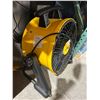 Image 3 : DeWalt DXAM2260 16-in 3-Speed Black and Yellow Multi-Use Fan- 110V