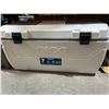 Image 2 : Igloo MaxCold 165 Quart Cooler with 7-Day Insulation Rating