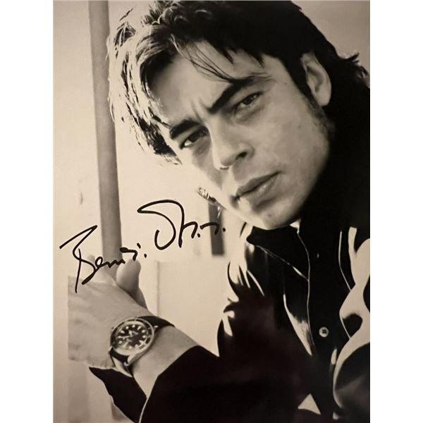 Benicio Del Toro facsimile signed photo. 5x7 inches