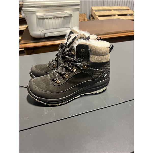 Quechua Snow Boots -Size 37