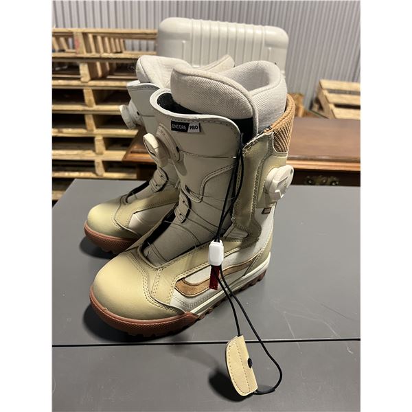 Vans Snow boarding boots size 6