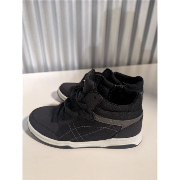 F AND F SHOE us 6.0
