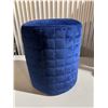 Image 1 : Blue Velvet Stool