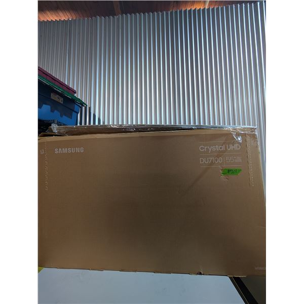 Samsung Smart TV in Box 55"
