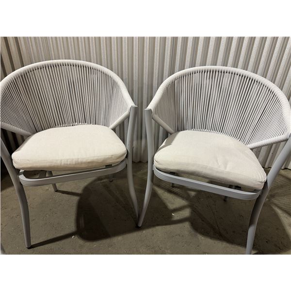 Set 2 chairs - wicker