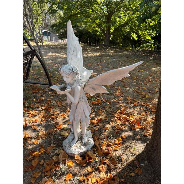 Angel garden statue
