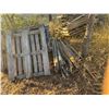 Image 1 : Pallets and fence posts