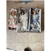 Image 1 : 3 dolls