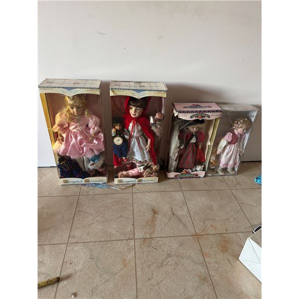 4 porcelain dolls