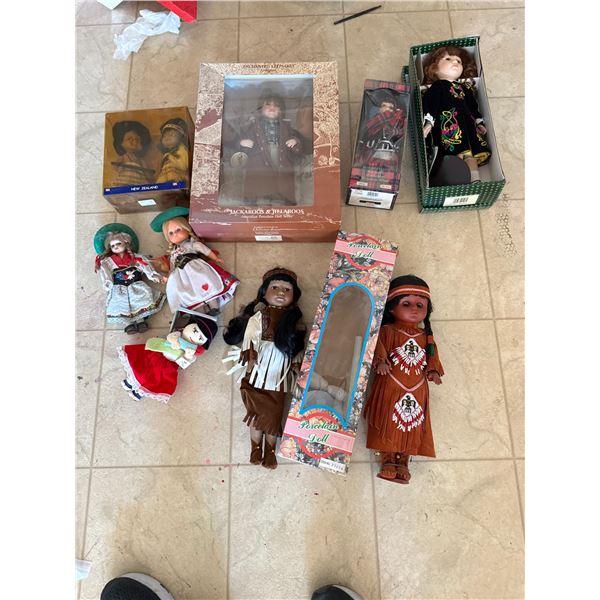 Assorted dolls