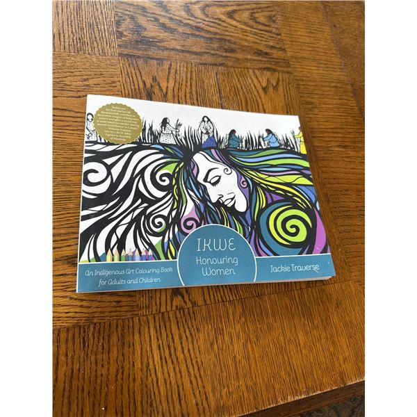 IKWE Honoring women coloring books