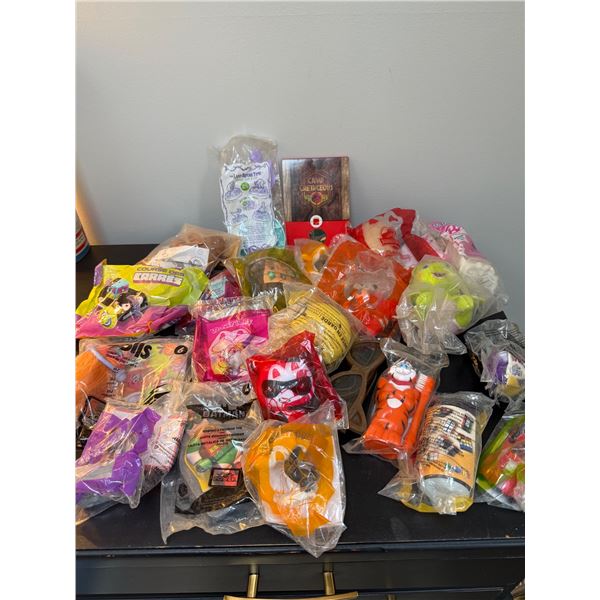 Assorted McDonald's and Wendy's happy meal toys