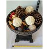 Image 2 : Heavy pedestal bowl with potpourri.