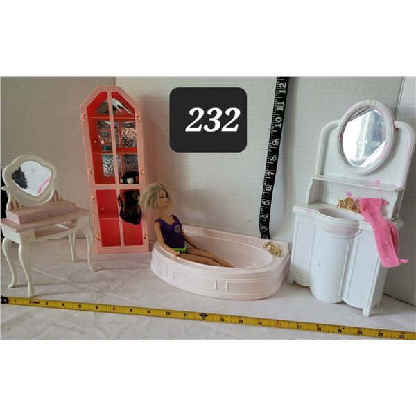 Barbie in the bathroom, doll & accessories.