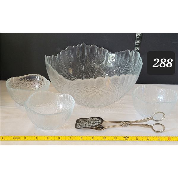 Vtg. Lettuce pattern salad & serving bowls. Vintage silver plated cake/ salad scissors.