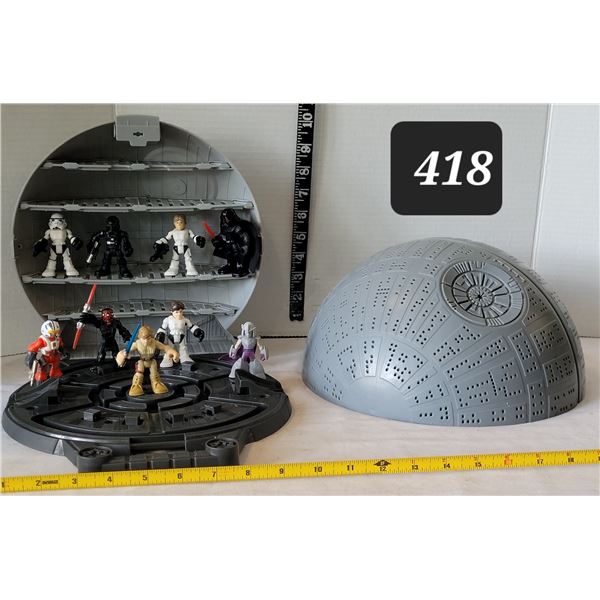 Star wars Death star wall night light & Death Star figures & carrying case.
