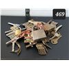 Image 1 : Group of keys & pad locks.