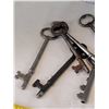 Image 2 : Vintage Skeleton keys.