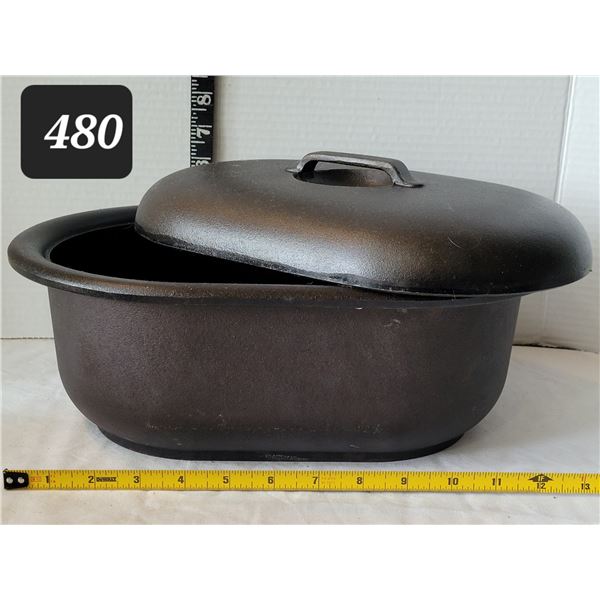Large cast iron roaster. Made in Denmark.