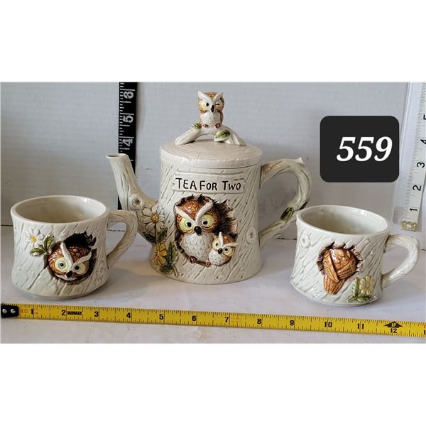 1977 Tea for two owl teapot with head & tail mugs. Japan.
