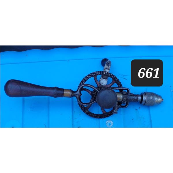 Vtg. Handheld crank drill.