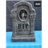 Image 1 : Outdoor RIP Halloween decoration. 22'' H