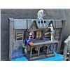 Image 2 : Monster house decoration & 3 Monster High dolls.