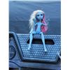 Image 4 : Monster house decoration & 3 Monster High dolls.