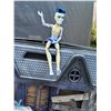 Image 8 : Monster house decoration & 3 Monster High dolls.
