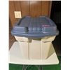 Image 2 : Large Rubbermaid storage tote 20"h x 18"w x 24"d