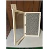Image 2 : Display case with hinged access (9 x 16 display area)