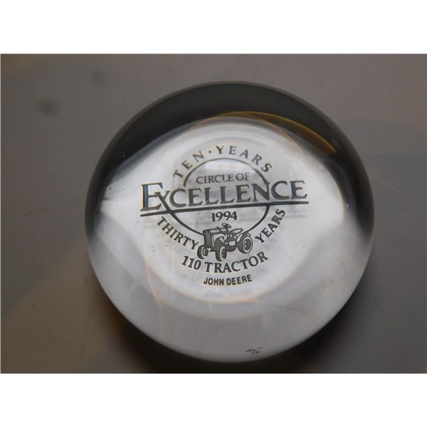 1007.  JOHN DEERE 110 TRACTOR CIRCLE OF EXCELLENCE GLASS PAPERWEIGHT, SCARCE