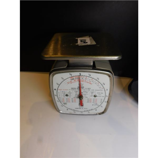 1009.  VINTAGE POSTAL SCALE