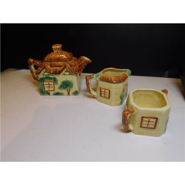 1038.  CHILD’S KEELE POTTERY TEA SET, 1940’S