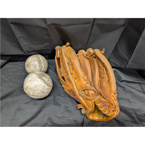 Vintage Rawlings Baseball Glove with (2) Vintage Baseballs