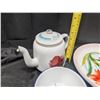Image 5 : Lot of Misc. Vintage Enamel Ware