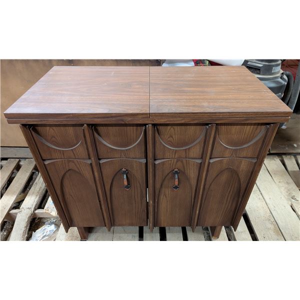 Husqvarna Sweden Model 64-40 Sewing Machine Table (Table Great Condition, Machine Not Tested)