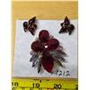 Image 1 : Red brooch and red earrings