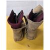 Image 3 : Moose hide work boots with liner- 13"- damage to beadwork