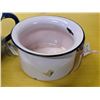 Image 3 : enamel chamber pot and pink enamel pot