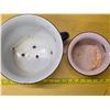 Image 4 : enamel chamber pot and pink enamel pot