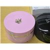 Image 2 : 3 dusting power tins-elizabeth arden, lutece, tabu- all mint condition