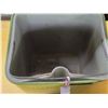 Image 2 : Retro avacodo coloered garbage can