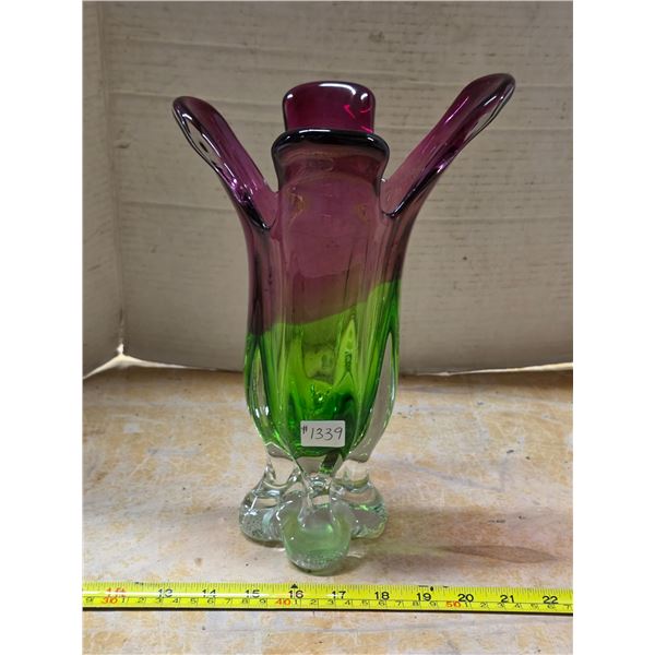 Art glass vase