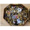 Image 2 : Tin of assorted label pins