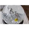 Image 2 : Huge snowglobe-electric