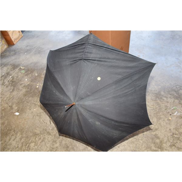 Antique umbrella as-is