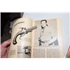 Image 3 : Guns + famous gun fighters booklets